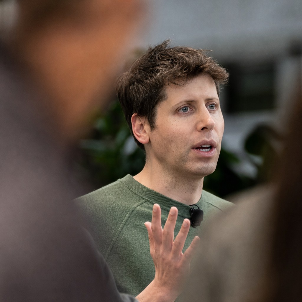Foto till artikeln: Guadagnino gör storfilm om OpenAI – Andrew Garfield spelar Sam Altman